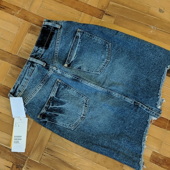 H&M High Rise denim skirt - Picture 6 of 6